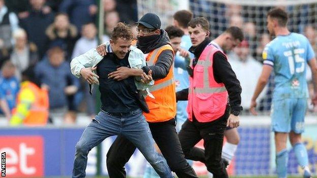 As a result of the Coventry fans' pitch invasion, there were three minutes between the penalty being awarded and it being taken