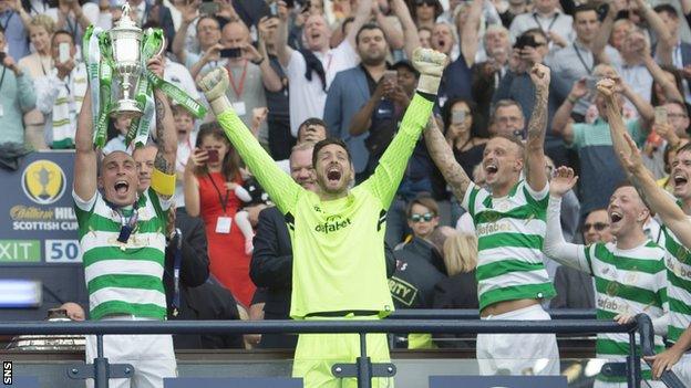 Scott Brown lifts the Scottish Cup