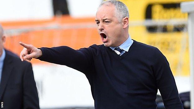 Raith manager Ray McKinnon makes a point to his players