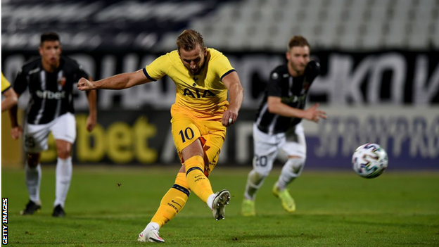 Harry Kane scores a penalty against Lokomotiv Plovdiv