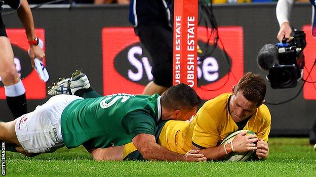 Bernard Foley's try gave Australia a two-point lead at half-time