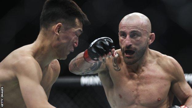 Chan Sung Jung and Alexander Volkanovski