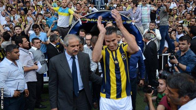 Robin van Persie unveiled at Fenerbahce