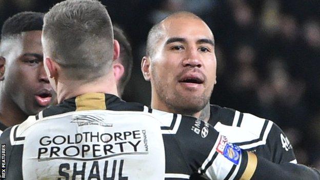 Fetuli Talanoa (right) celebrates a try