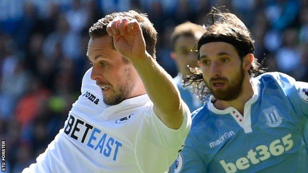 Gylfi Sigurdsson and Joe Allen