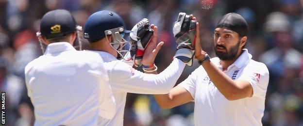 Monty Panesar (right)