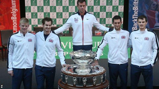 Kyle Edmund, Andy Murray, Davis Cup captain Leon Smith, James Ward and Jamie Murray