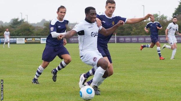 Truro City v East Thurrock United