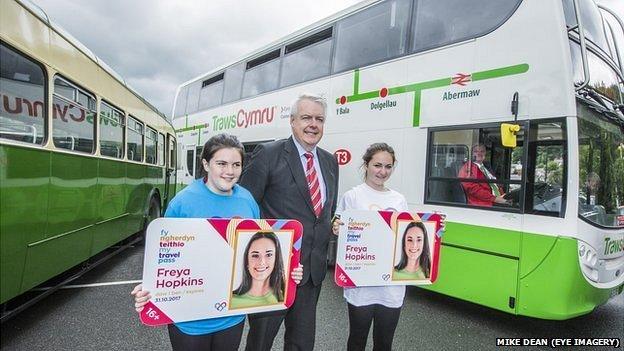 Carwyn Jones launches Mytravelpass