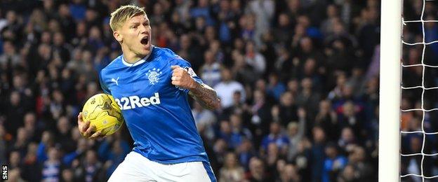 Martyn Waghorn celebrates