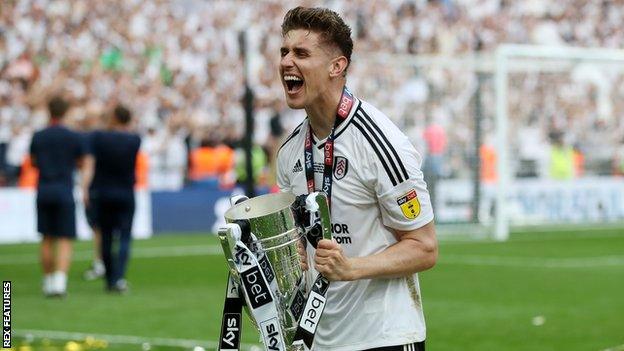 Fulham's Tom Cairney celebrates