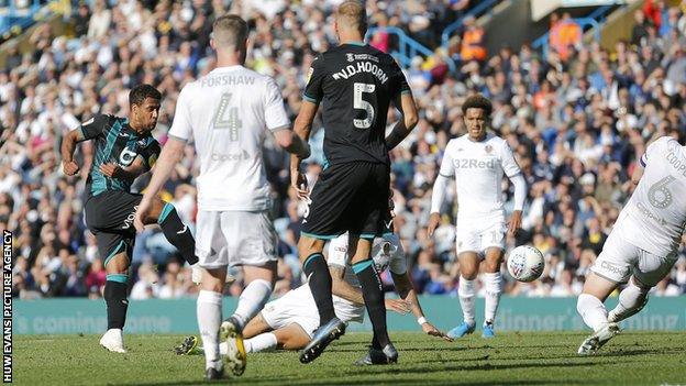 Wayne Routledge scores for Swansea