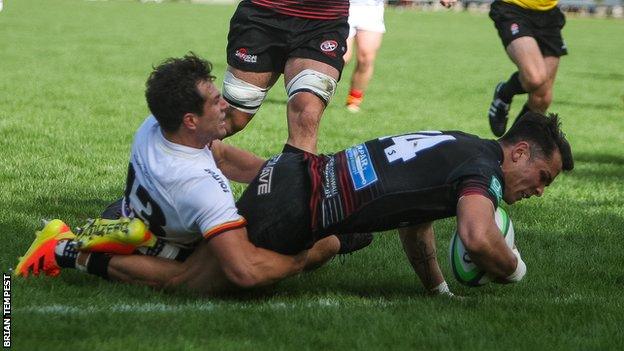 Callum Sirker scores for Cornish Pirates