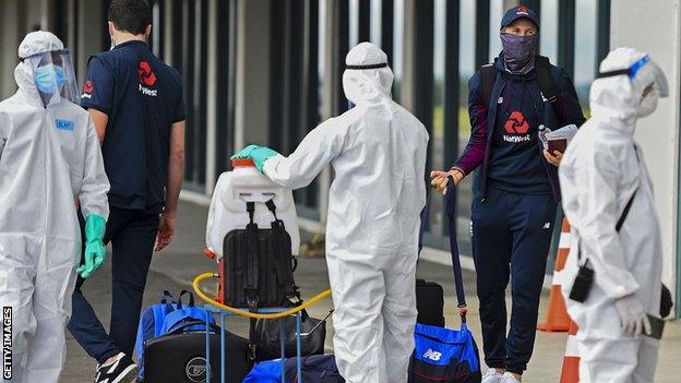 England squad arrive in Sri Lanka