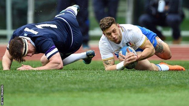 Matteo Minozzi in action for Italy