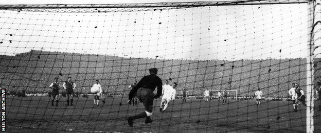 Real Madrid's Puskas scores in the 7-3 European Cup final win over Eintracht Frankfurt in 1960