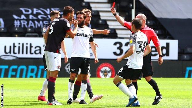 Matt Miazga off Reading is sent off