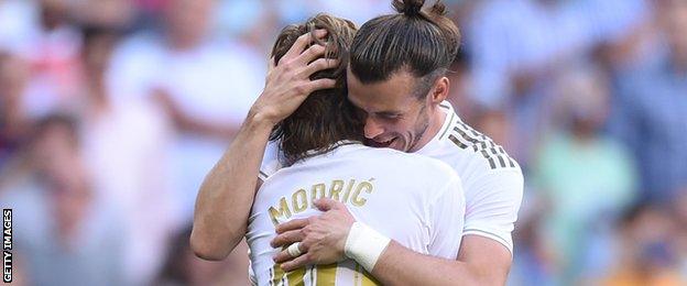 Luka Modric and Gareth Bale hugging