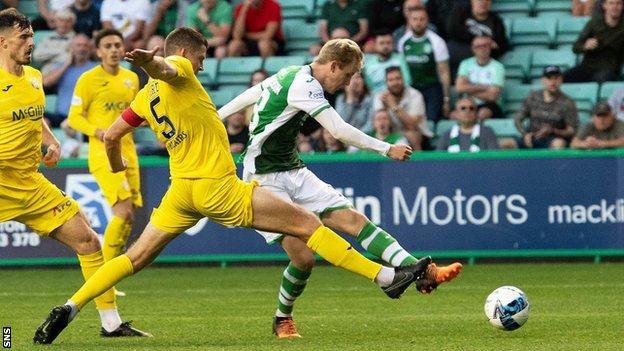 Hibs' Ewan Henderson equalises against Greenock Morton