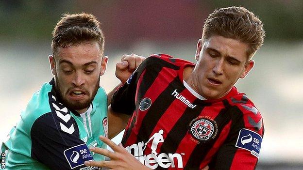 Nathan Boyle of Derry in action against Bohemians opponent Oscar Brennan