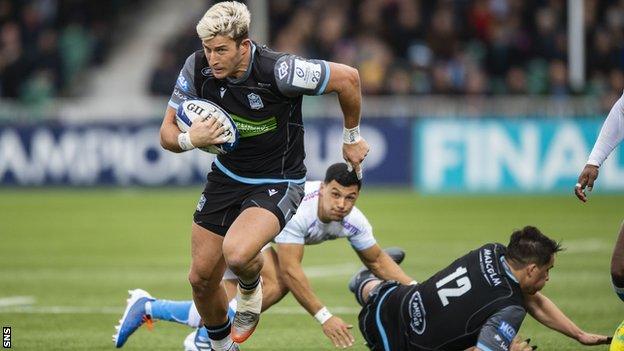 DTH van der Merwe races away to score his first-half try as Glasgow Warriors beat Sale Sharks