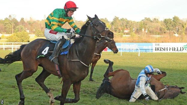 Edwulf wins the Irish Gold Cup