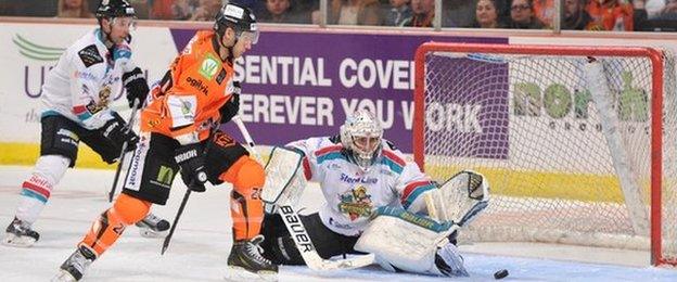 Sheffield Steelers go close against Belfast Giants in a league game earlier this month