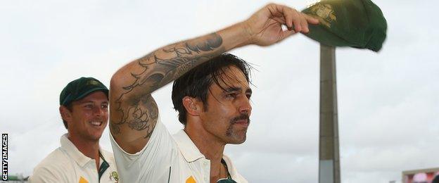 Mitchell Johnson acknowledges Australian fans after his final game