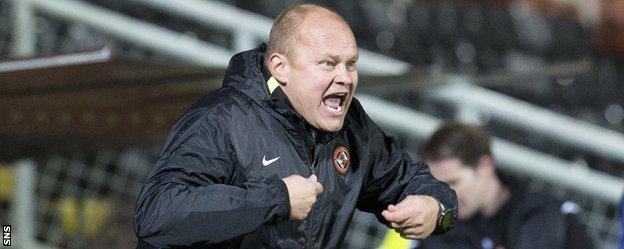 Dundee United manager Mixu Paatelainen