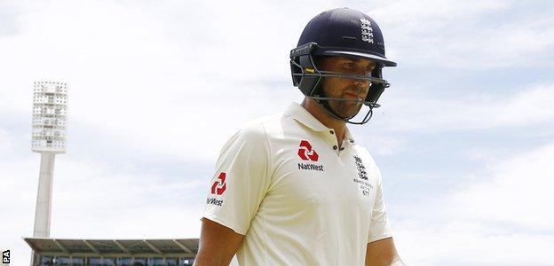 Dawid Malan marches off after being dismissed