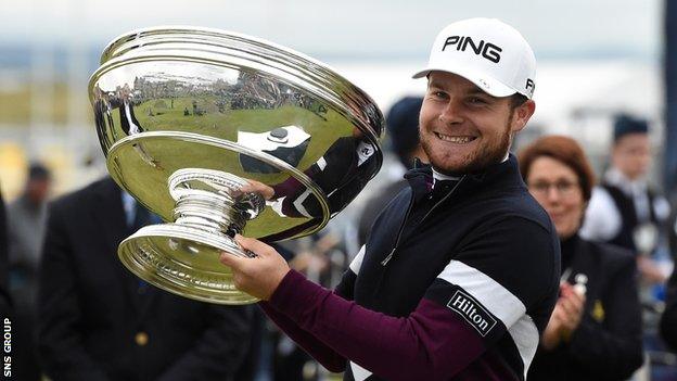 Tyrrell Hatton with the Dunhill Links trophy