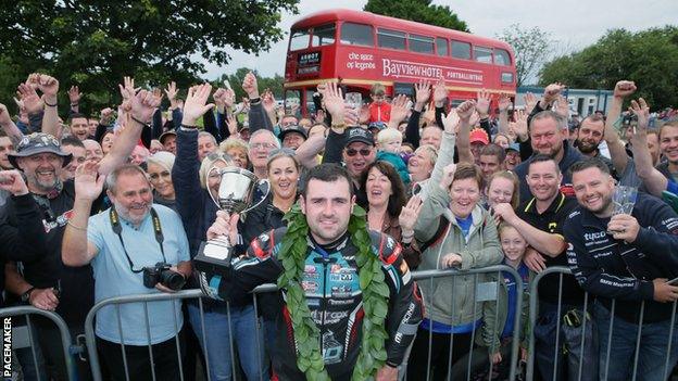 Fans at Armoy