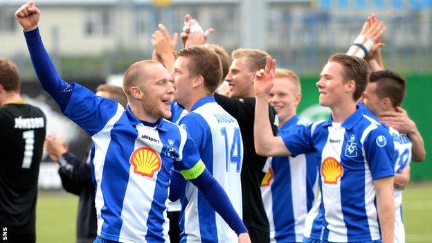 Stjarnan celebrate after being Motherwell