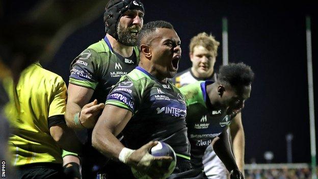 Naulia Dawai celebrates with Connacht team-mate John Muldoon after scoring his late try