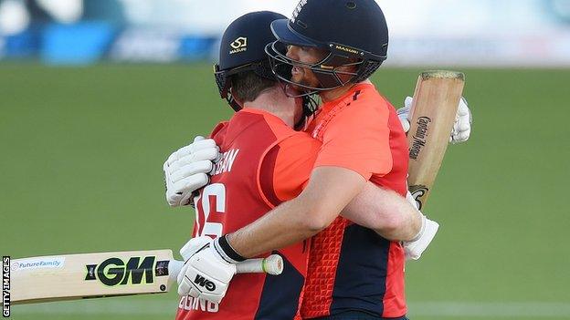 Eoin Morgan and Dawid Malan