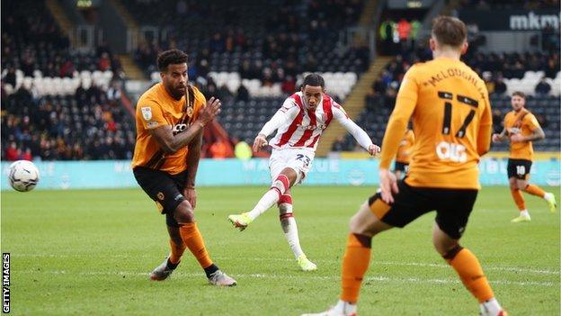 Tom Ince combined with fellow former Hull City man Sam Clucas to earn Stoke their two-goal lead