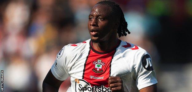 Joe Aribo in action for Southampton