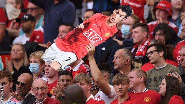 Cristiano Ronaldo, Manchester United, cardboard cutout, fans