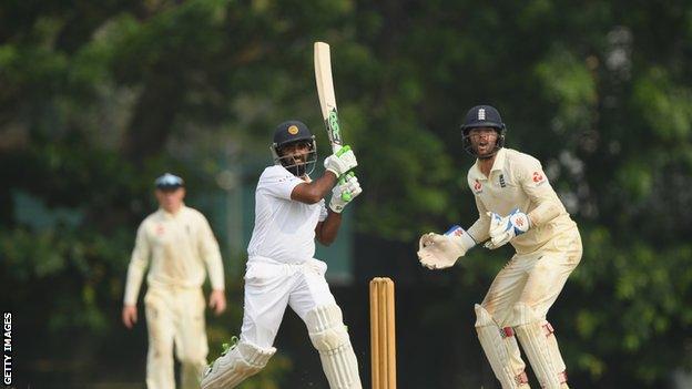 Ben Foakes keeps wicket for England