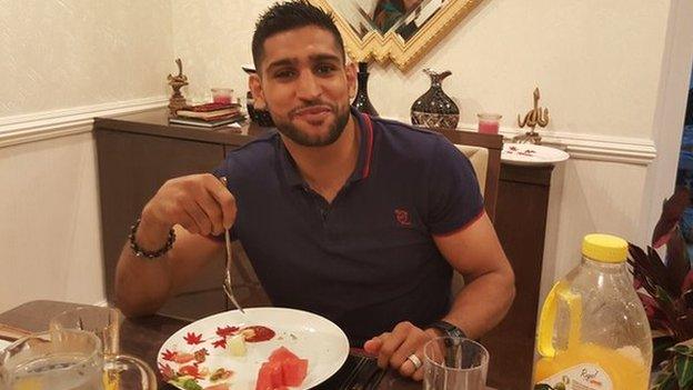 Amir Khan breaks his Ramadan fast