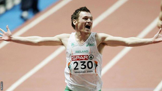 David Gillick celebrates after his European Indoor title triumph in Madrid in 2005