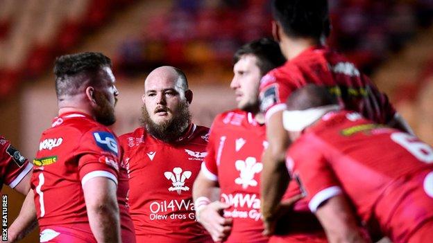 Pieter Scholtz in action for Scarlets