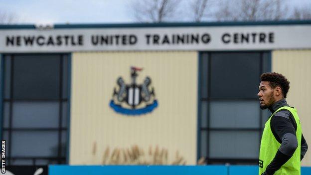 Joelinton training for Newcastle United