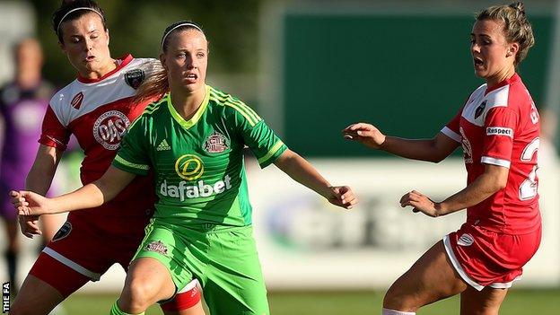 Beth Mead (centre) in action for Sunderland against Bristol Academy