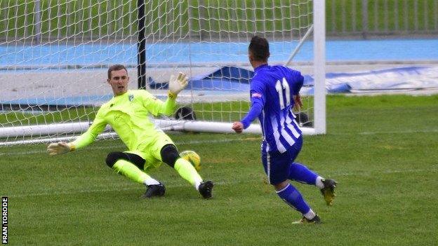 Bryan Taylor scores a goal