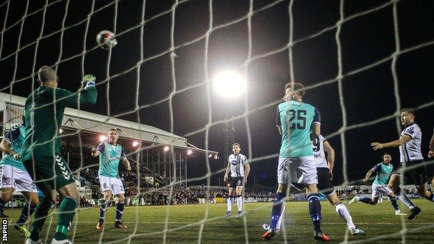 Brian Gartland (right) powers the ball into the Derry net to put Dundalk 2-1 ahead