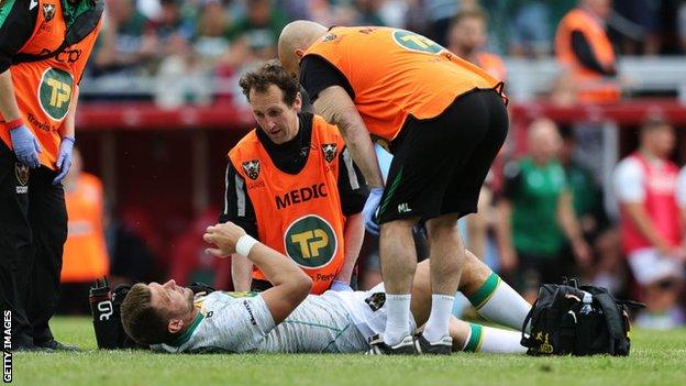 Dan Biggar receives treatment at Leicester