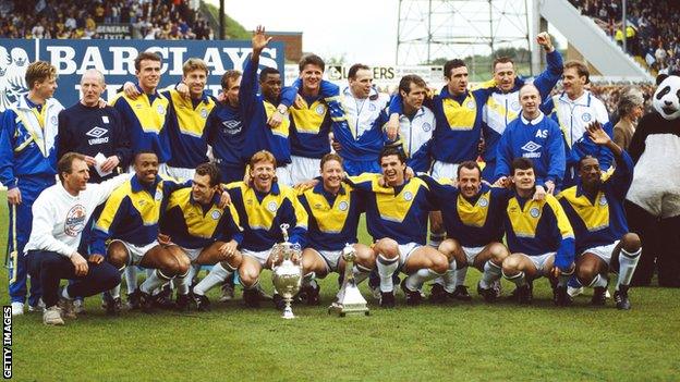 Leeds celebrate winning the title