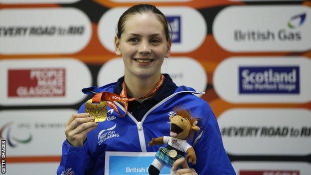 Tully Kearney with her 400m gold medal