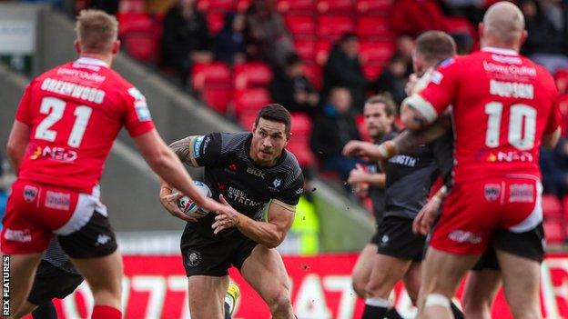 The wait goes on for Sonny Bill Williams' (centre) first Super League win with Toronto Wolfpack